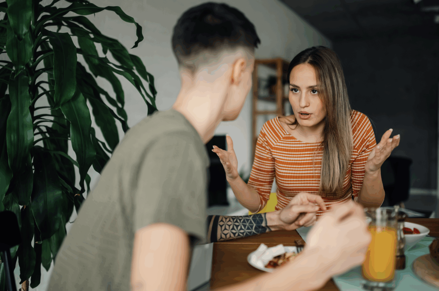 According to Columbia Psychologists, These 7 Conversation Topics Reveal a Lack of Social Intelligence