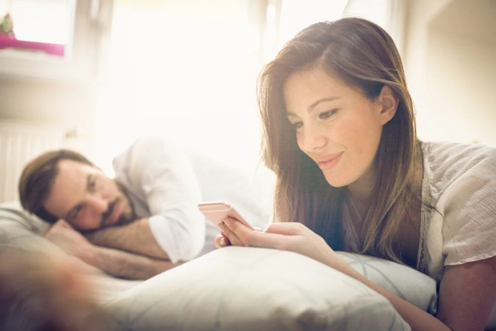Jealousy and Trust: Finding the Right Balance in a Relationship